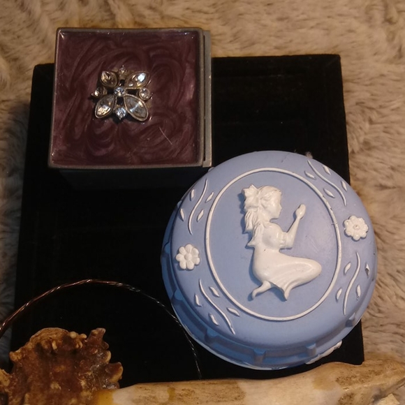 Interesting lot of cases bracelet bone shell mix - Picture 2 of 16